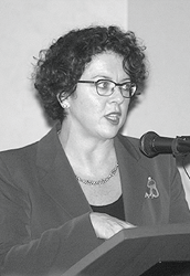 Photo of Laurie Garrett at the DeHaan Lecture