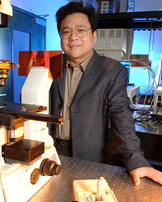 Shuming Nie's SpectroPen, which helps detect tumors during surgery, was developed as a result of his collaboration with Georgia Tech engineers.